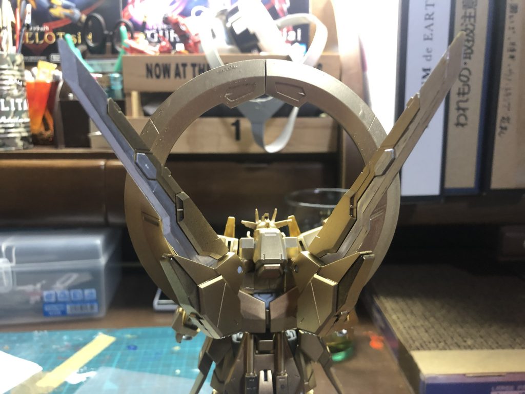 羽は下向きより上向きの方が速そうなので逆につけました。