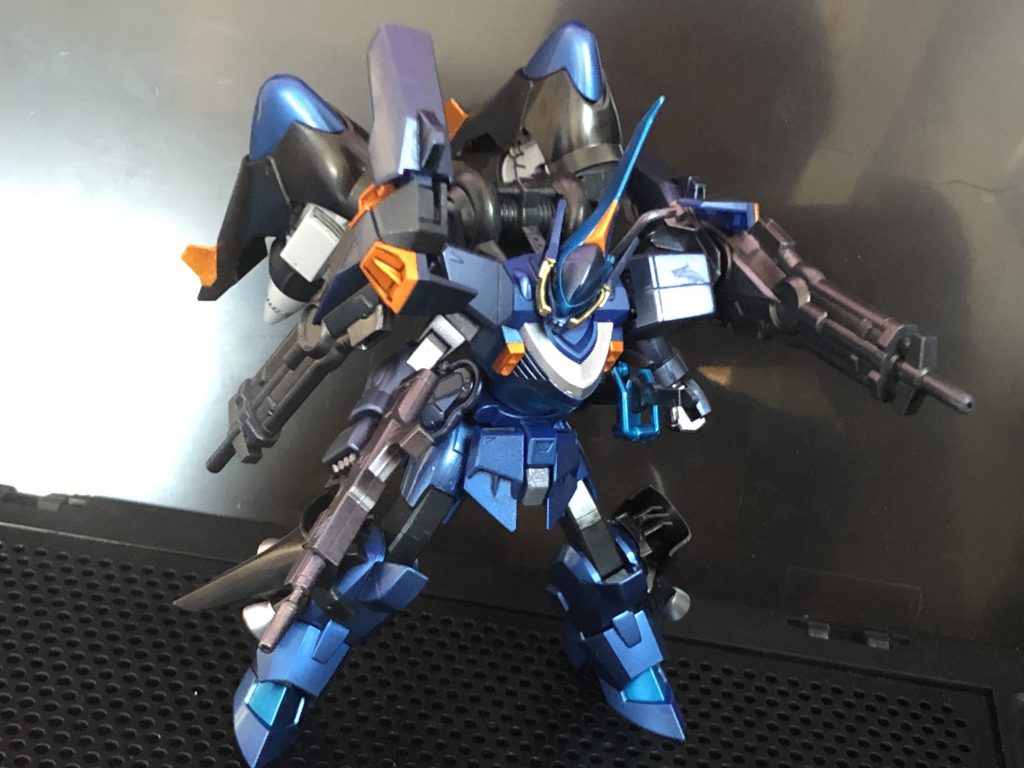 武装は、シグー・ディープアームズから変更なく、試製指向性熱エネルギー砲、レーザー重斬刀、76mm重突撃機銃です。火力のディープアームズに機動力のハイマニューバという、超ピーキーな機体ですw一撃離脱とかがあってそう。