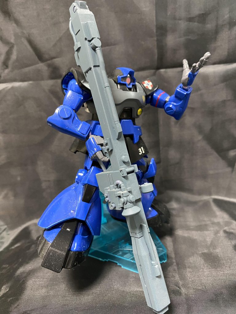 長尺の獲物の性でポーズが難しい！粗品さんの手になってます。