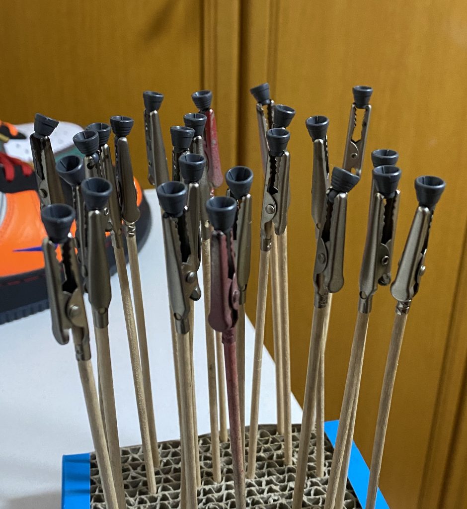 三体分なのでスラスターだけでも結構の数で集中力の持続しない自分には大変でした!笑