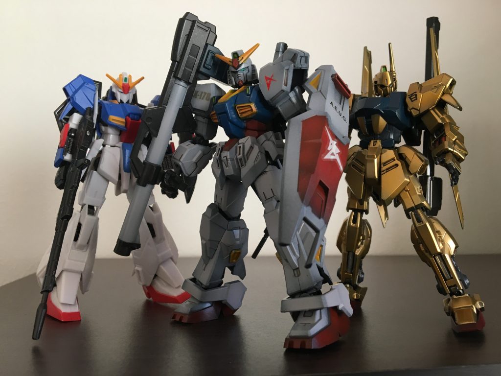 最強のスリーショット！でもゼータは面倒なんで塗らない予定です。百式はもう一体塗装して出品するかもしれません。