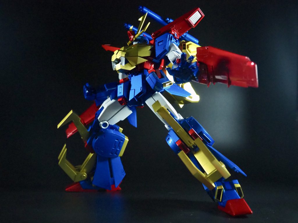 大張作画イメージのハンドパーツ平手付属のものだとかなり小さいので一からプラ板とエポパテで製作左右握り、平手、右持ち手2種、両手持ち用に2つで計8個作りました