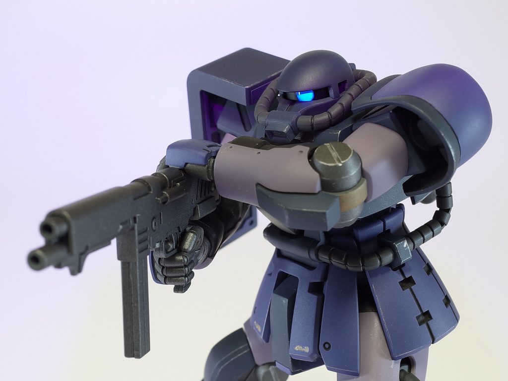 モノアイ等は蛍光塗料本体が青系なのでモノアイは離れた色にすべきだったと反省しています