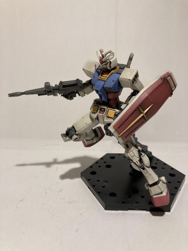 シールド以外は割としっかりマーカーを落としています。しっかり落としても艶消しのザラザラにマーカーが乗るので燻んだ色味に変わります。