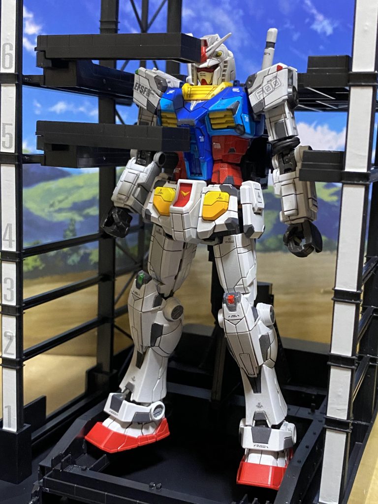 実物もそうなのかドックが窮屈に思えます。