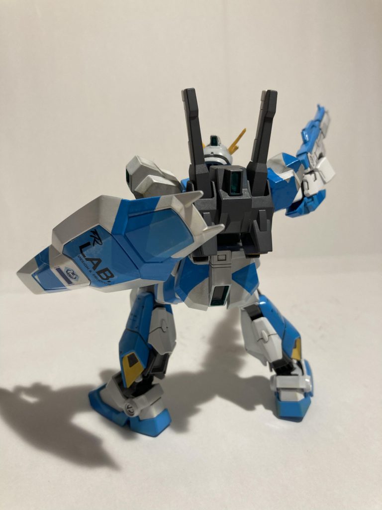 塗装する箇所を増やすとしつこく見えるので、塗らないスペースも作っています。