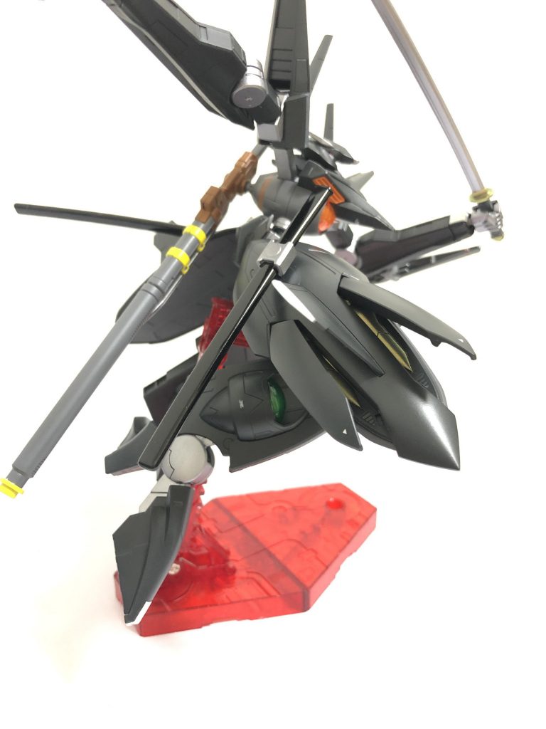 ・エグナーファング原型機に搭載されていたファングを改修した、有線式の誘導兵器。射撃能力は持たない。ファングと機体を接続するワイヤーがエグナーウィップとなっており、絡め取った敵機のパイロットを高圧電流で直接攻撃したり、かすった敵機を電磁波で一時的に機能停止させることができる。