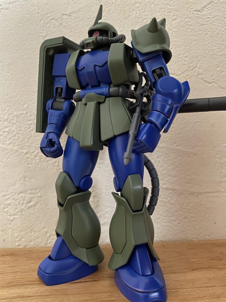 シャアザクの面影がうっすらわかる塗装技術。