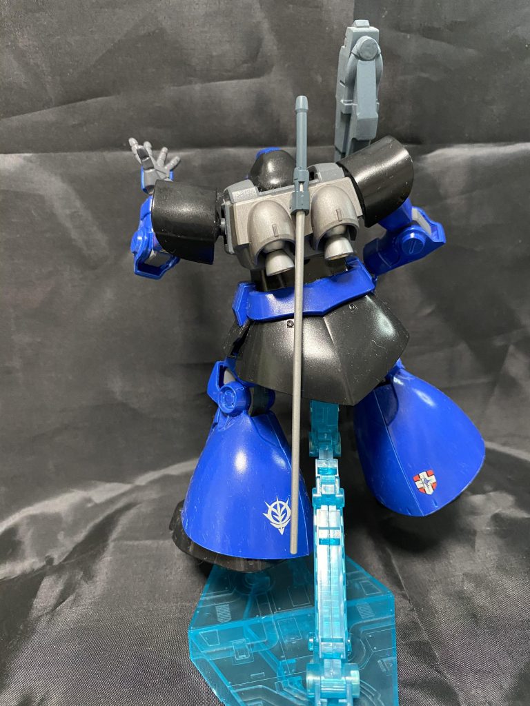 これを製作していた時はまだ水性塗料オンリーでした。写真撮るためケースから引っ張り出してきたときにはホコリまみれでした。