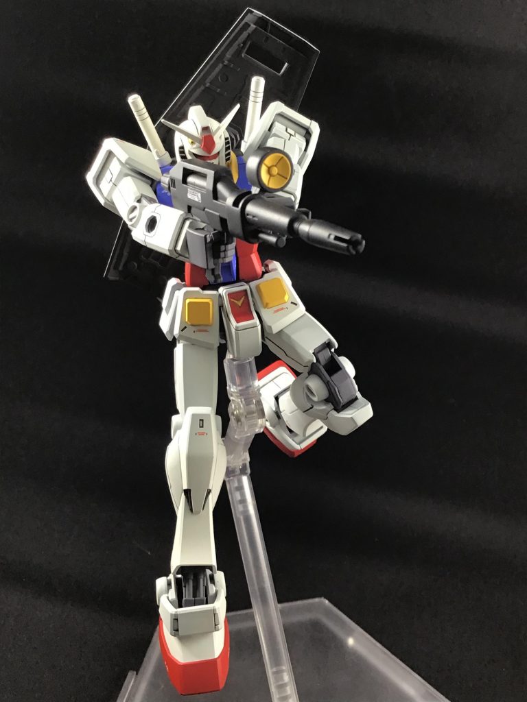 可動域が凄いので両手撃ちのポーズもいい感じになります