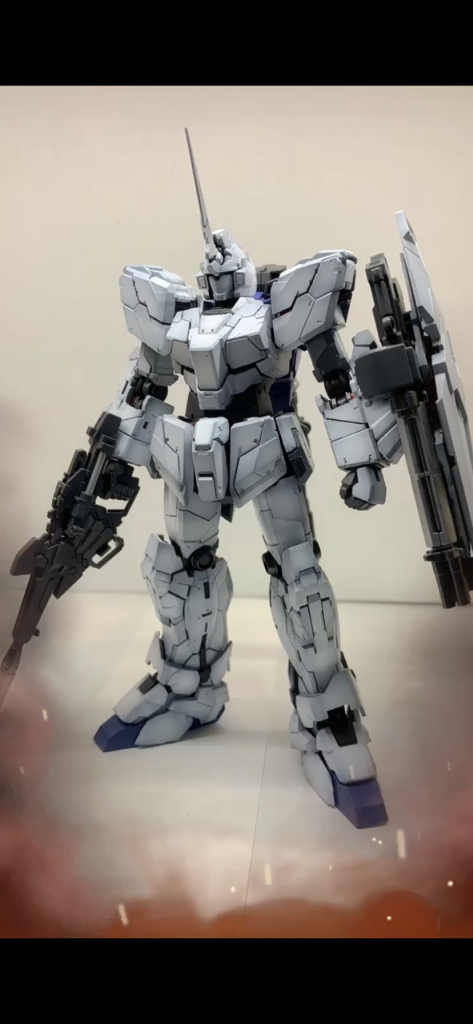 HGのビームガトリングを取り付けました。サイコフレームも塗装しました。ハゲますね