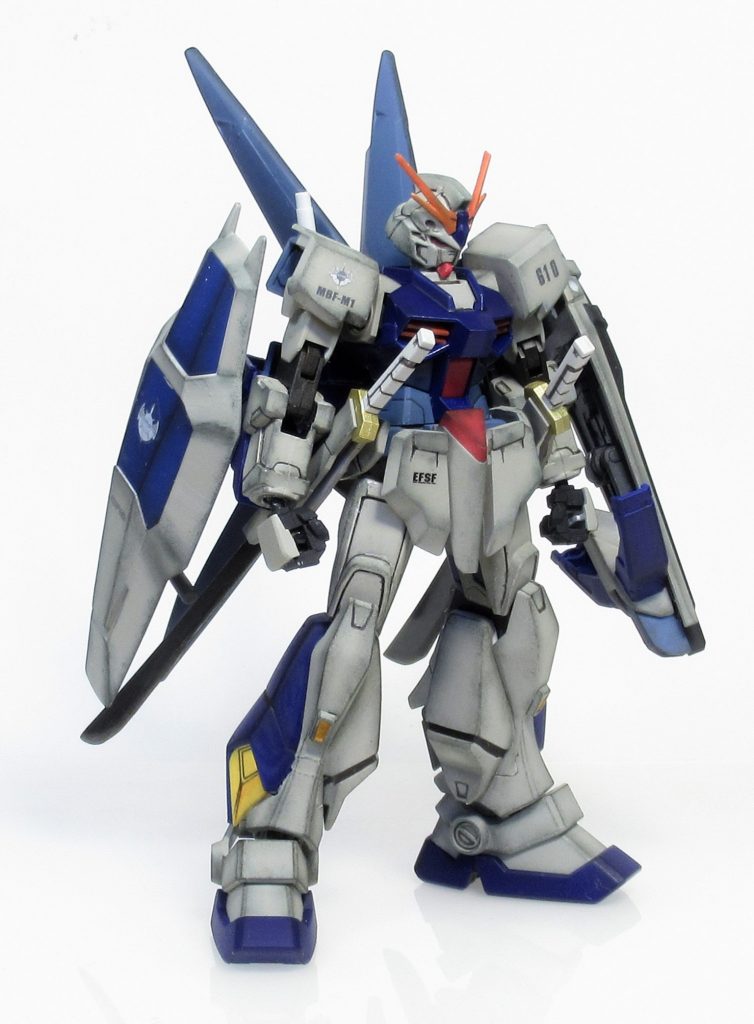 通常のシールドもバックパックにマウント出来ます。