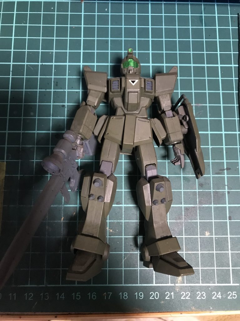 修復前はジャンク箱に掘り込んであり、ライフルを他キットで使おうと思ったのですが形状的に合わず…それなら、このキットを修復しようと思い作業に入りました。