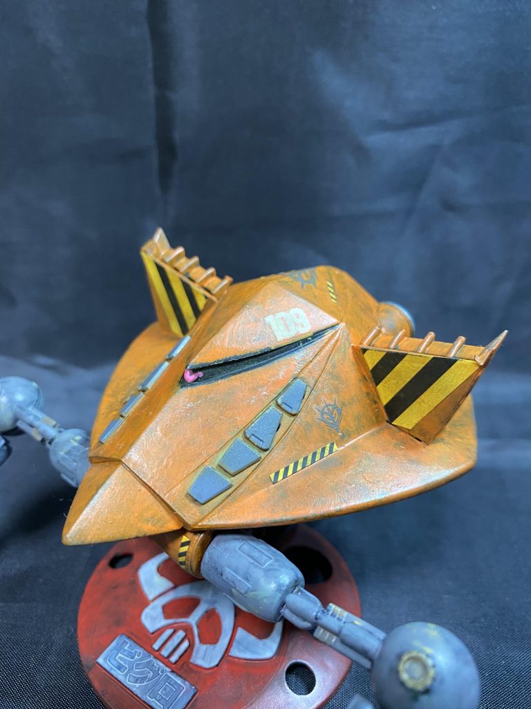 要所要所にブラックイエローの危険標記！109は10＝ト、9＝ク。