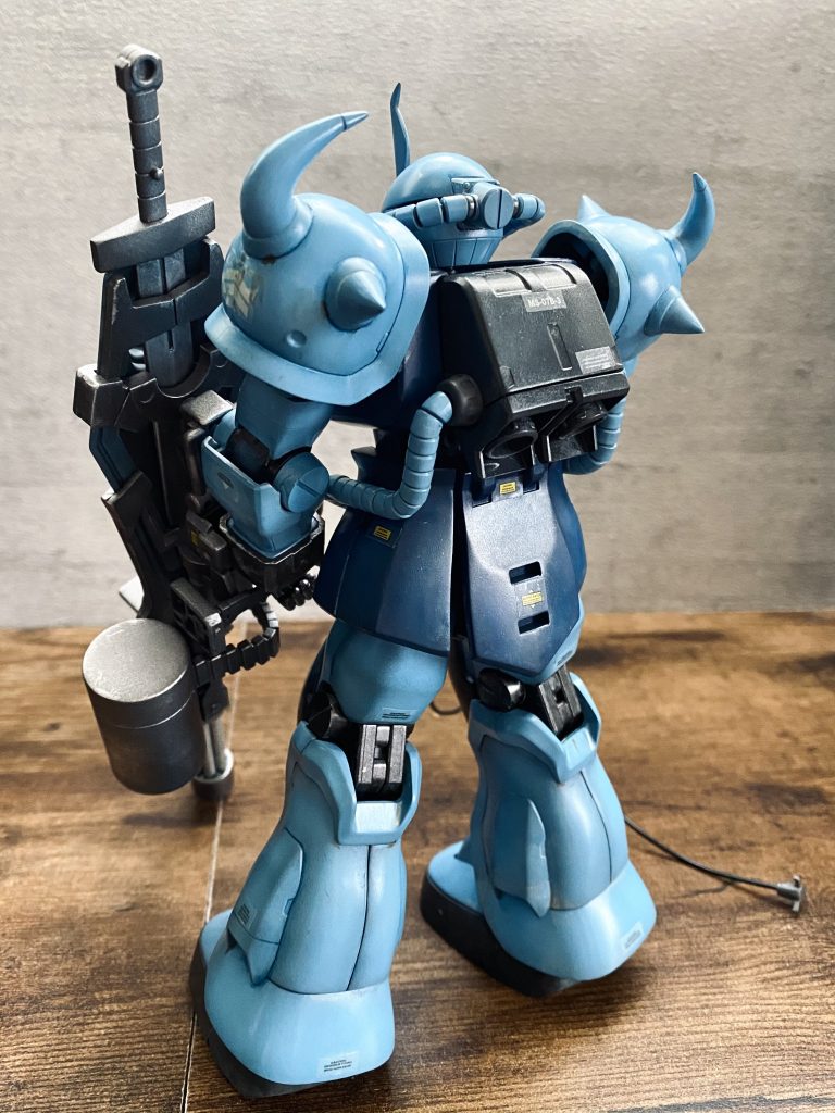 古いキットのせいか、組んでバラしてしてるうちに何箇所も破損してリカバリーが大変でした...