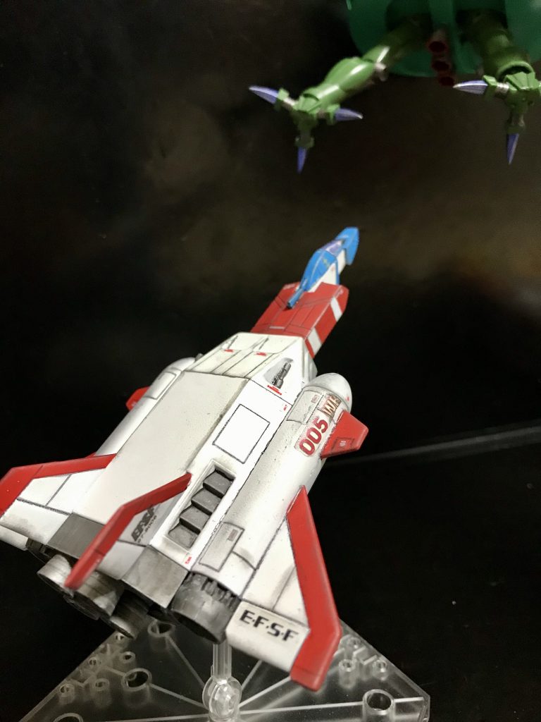 (スレッガー)哀しいけどこれ戦争なのよねのようにスレッガー機としても遊べます。ビグザムも1981年発売の旧キットながら完璧な造形で、画になりますねぇ〜(^^)ちなみにこのビグザムは → https://gumpla.jp/old/442062