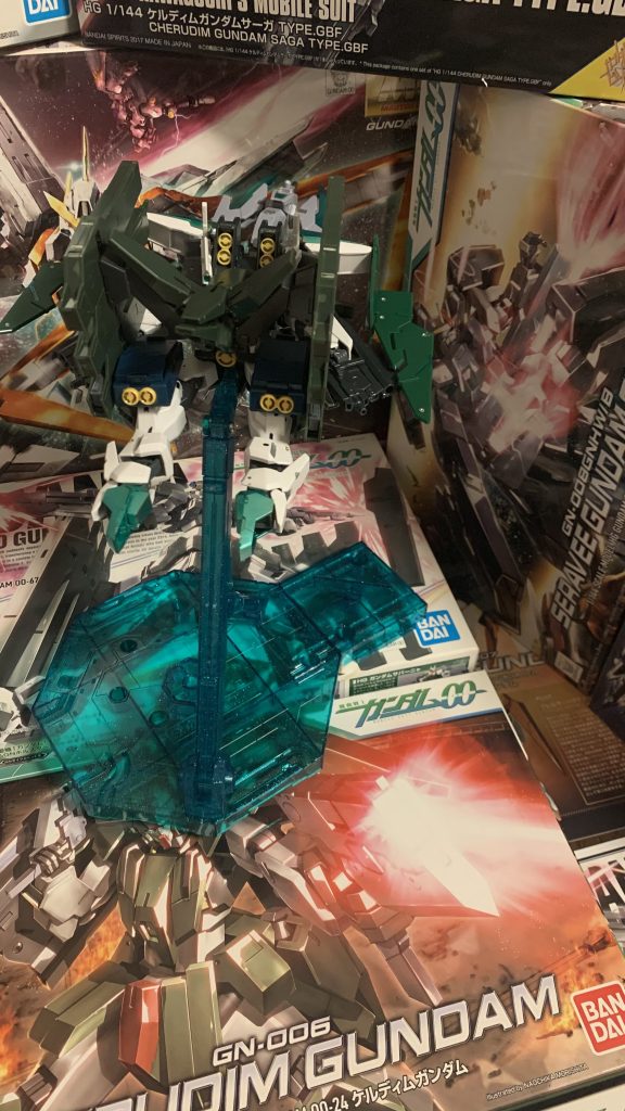 GNフィールド発生装置にスラスターを付けて機動性を上げる。