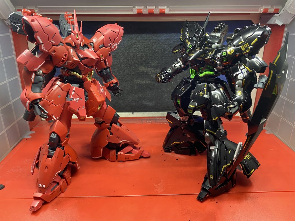 サザビーと比較しながらの制作でしたが、負けていない迫力感が有ります。カラーでイメージがかなり変わりますね!