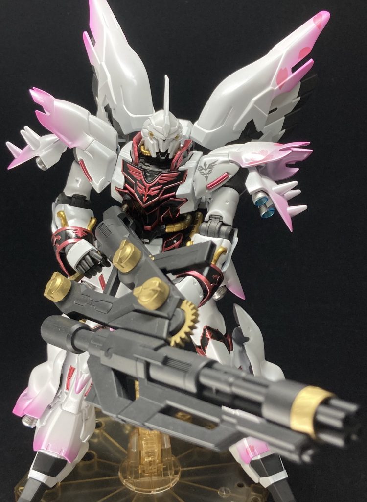 スピニングブラスターをつや消し、黒金で塗装。