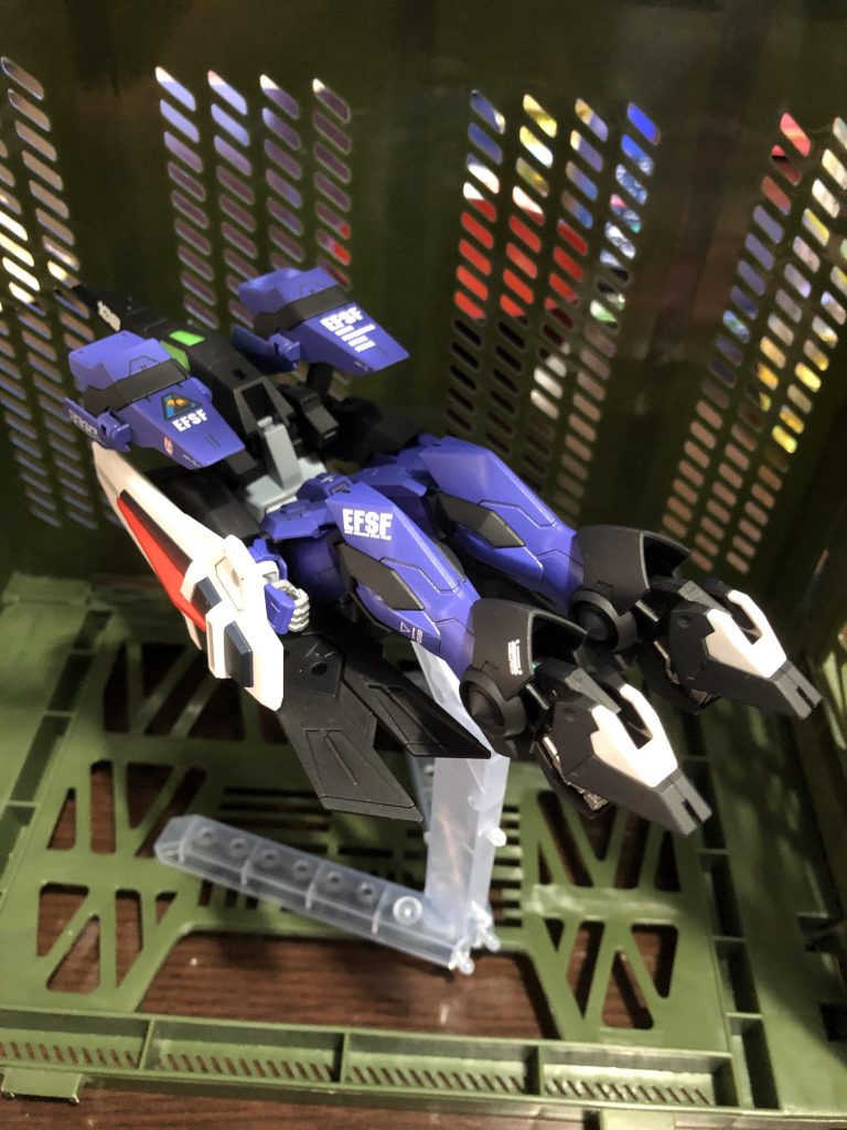 ジオン残党及びネオジオン強硬派による「シャイアン基地襲撃計画」これに対処すべく単機大気圏突入を試みるマサキ機という妄想です。