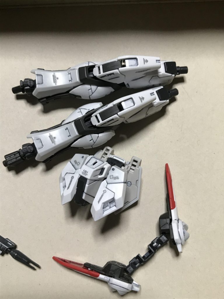 スミ入れ工程と水転写デカール貼り工程