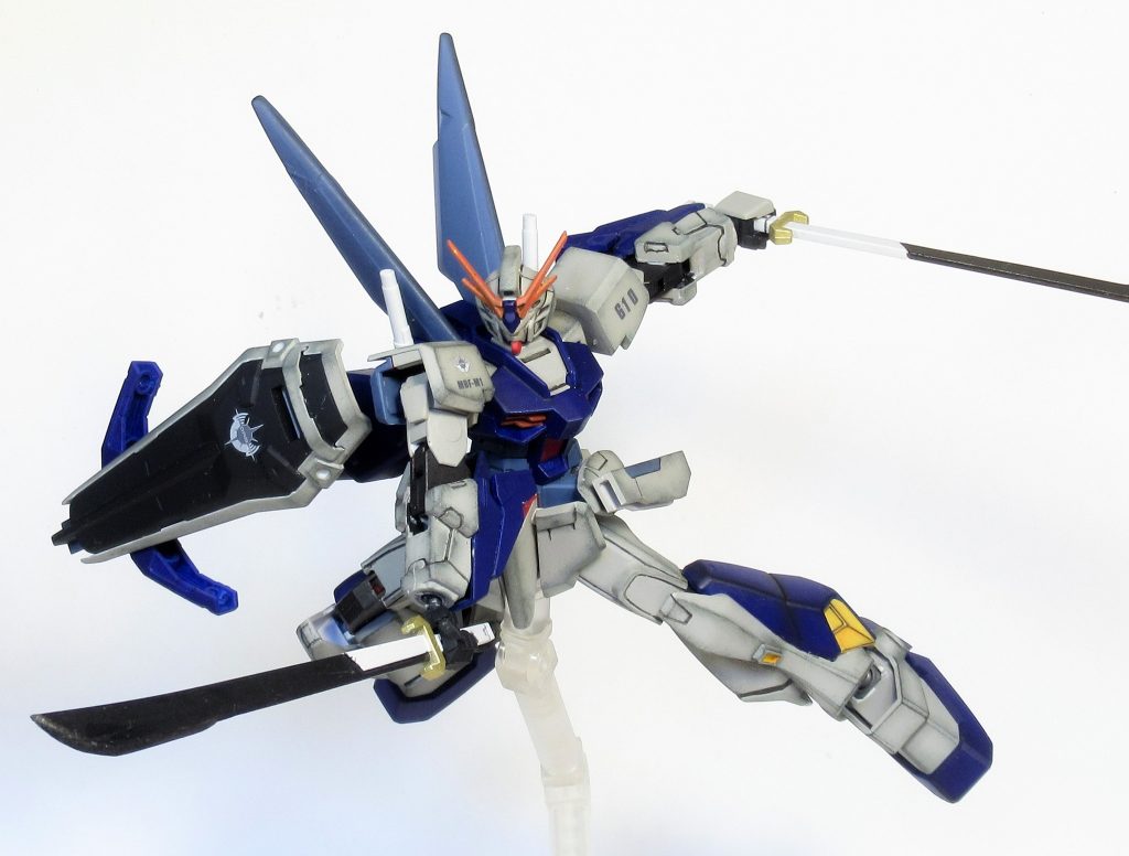 黒刀:カーテナ トリスタン用の対艦刀です。