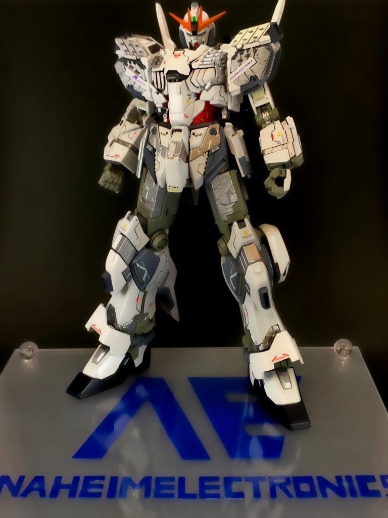 飾る用の台座も今回作ってみました。文字などはプラ板から切り取ってチマチマ貼り付けたものですw