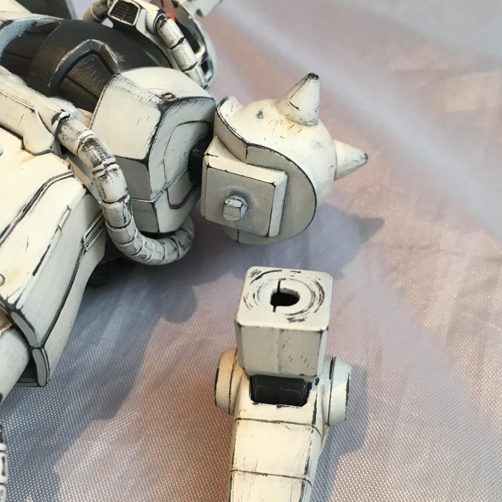 上腕は後ハメ加工。