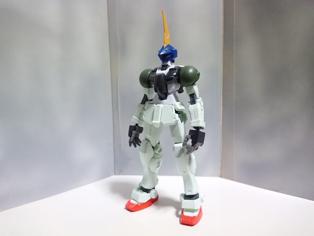 肩をグリモアに変更して首を伸ばしシルエットだけでもそれっぽくした状態