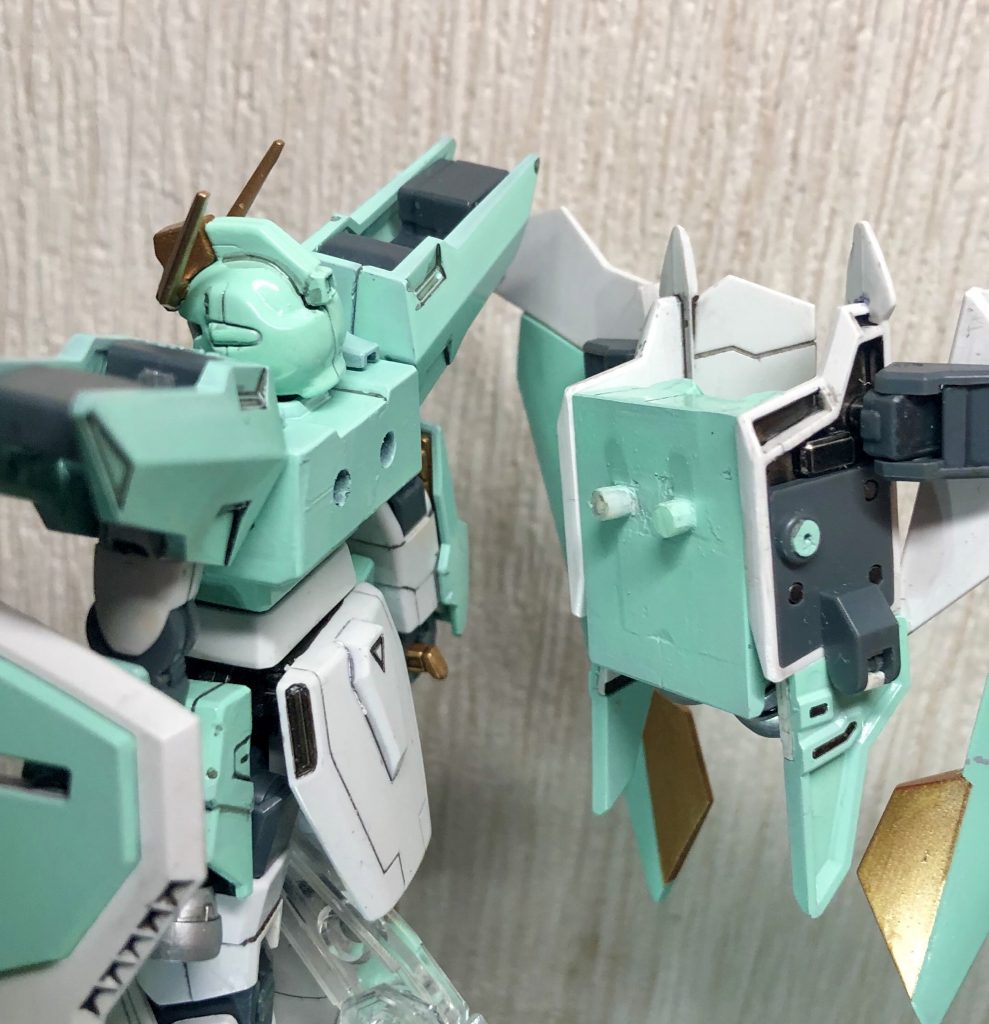 バックパックの取り付けもリメイク前と同様に着脱可能になってます