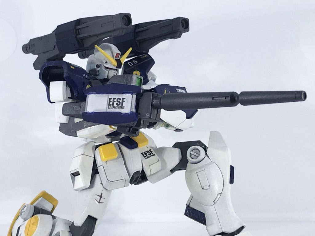 ビームキャノン :エネルギー供給式。弾幕形成から遠距離狙撃まで幅広く対応できる。ヴィートルーウェポンのビームキャノンを手持ち武器にしました。