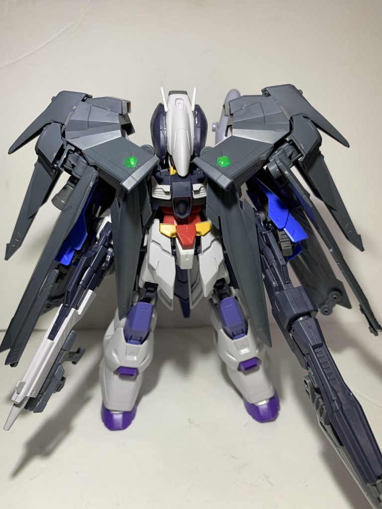 制作途中。胴体が寂しかった為、ナイチンゲールの装甲を付け脚もキマリスがそのままだった為、ゼルトザームの装甲とサザビーのパーツを付けて重装化。