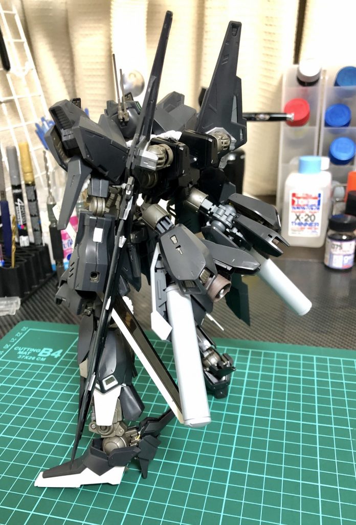 バックパックは余りパーツのオンパレード笑刀はネオジウム磁石にて接続