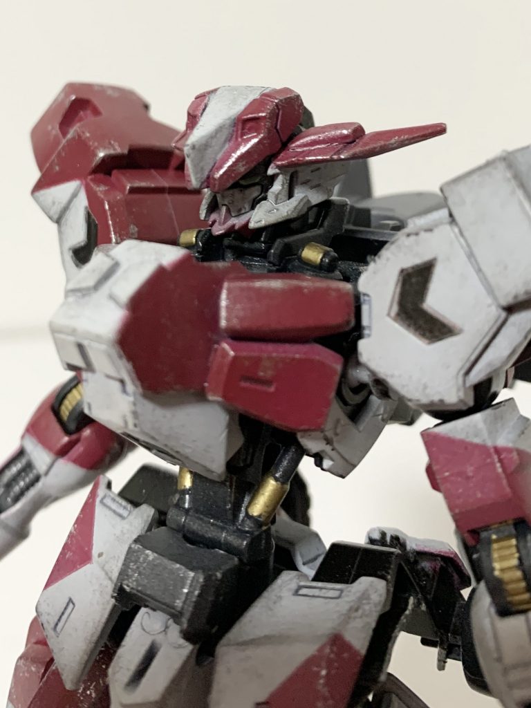 頭　　フェイスはアスタロトRの余剰パーツであるオリジンの物。額部分はなんかいろいろ合わせて作りました。(ド忘れ)