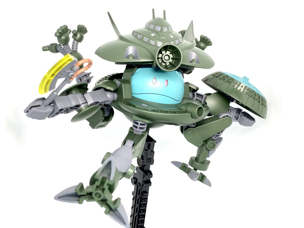 飛び蹴りで敵を一蹴！