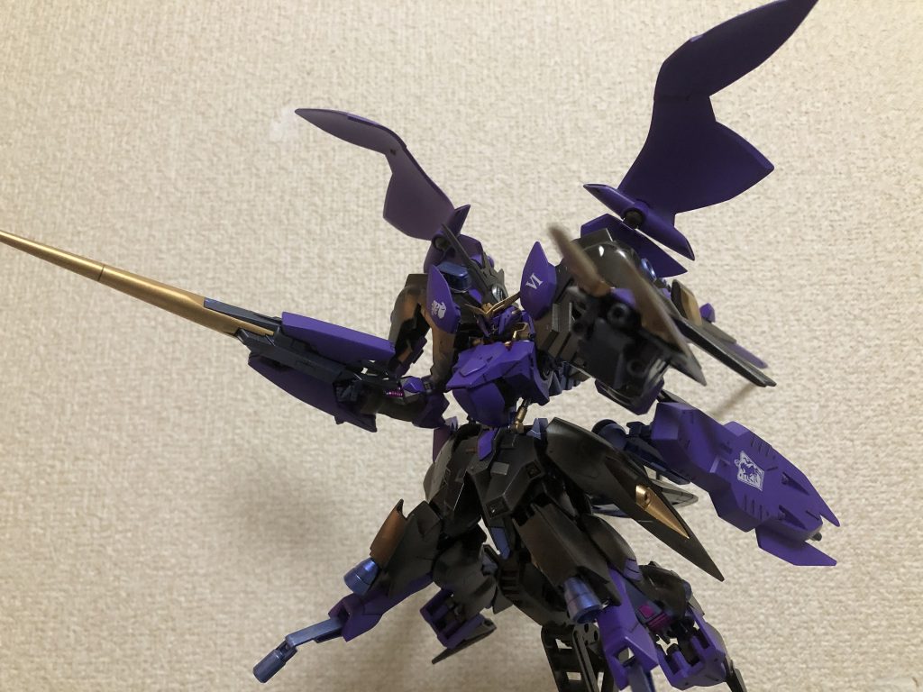 巡行形態、ドラグーンモード。キマリストルーパーのトルーパー形態への変形ギミックをそのまま使っています。