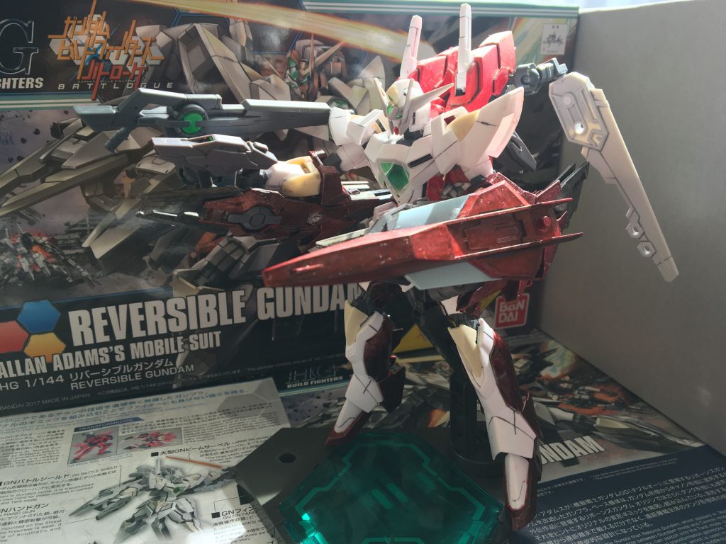 リバーシブルガンダムの特徴武装であるGNハンドガンは精密攻撃、連射可能な点、その分威力が弱いというのが特徴ということで、威力のあるGNバスターライフルを追加することに致しました。