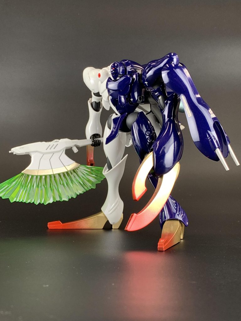 横から〜紫側は成型色に缶スプレー後エアブラシ艶あり