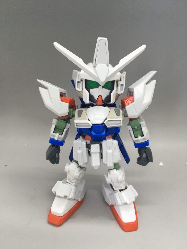 クロスシルエットダブルオーダイバーがベースで、特徴的なパーツは旧キットジェミナス01から。頭の一部にはSDジェミナスのパーツを使ってます。詳しい制作過程はTwitterで！