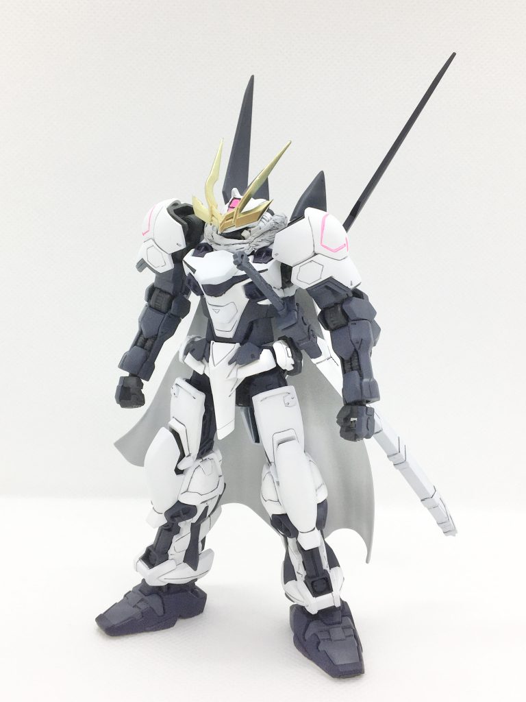 基本ベースキットに、HGブリッツ、HGCEアストレイ(天、戦国)、HGIBバルバトスを使用し、その他複数のキットを流用して再現しています。