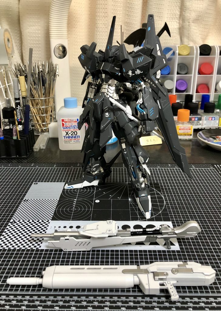 フレームは艶あり、外装は艶消しメリハリを意識して塗装しました