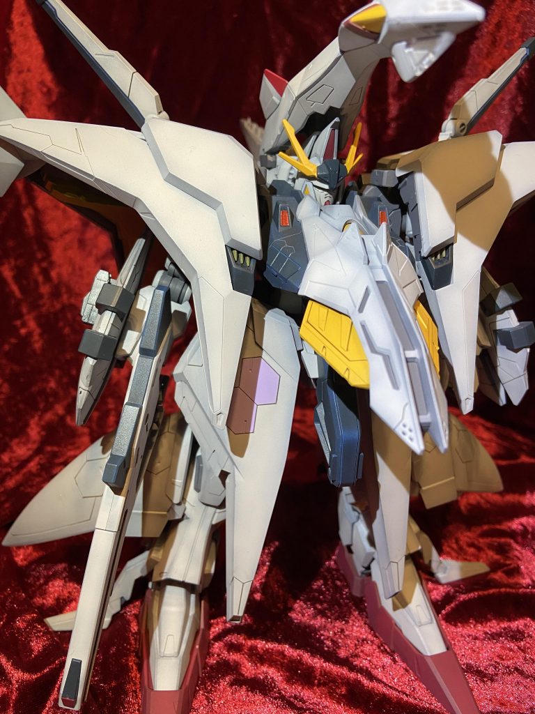 塗装が大変でした…グラデーション塗装してみようと試したんですが全然グラデーションにならず結局塗り残しみたいな感じになってしまいなんかもっと回数こなさなきゃと思いましたよ。