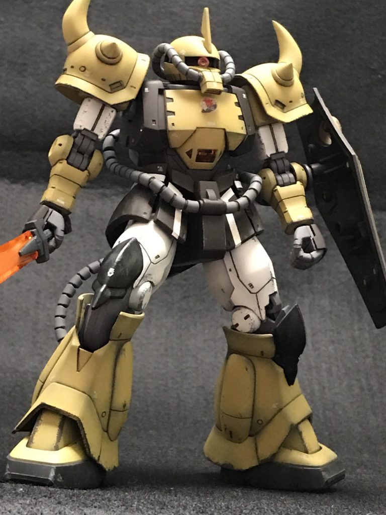 Max塗りみたいな感じから剥がし塗装をしてます。頭部のアンテナはもっと尖らせればよかったと思います。