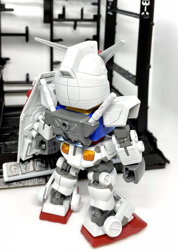 ヘッド後ろも筋彫り頑張ってます