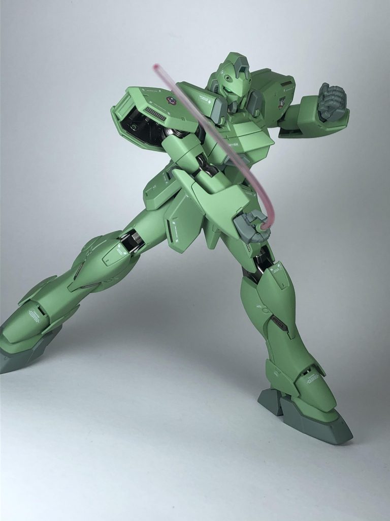 サーベル刃の片方は1/144 シリーズをリスペクトして曲げてみました^_^