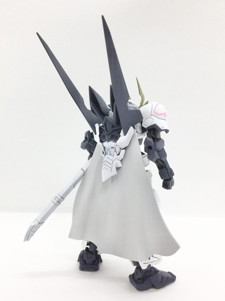 背部マントはトライエイジマグナムのマントを加工して使用してます。