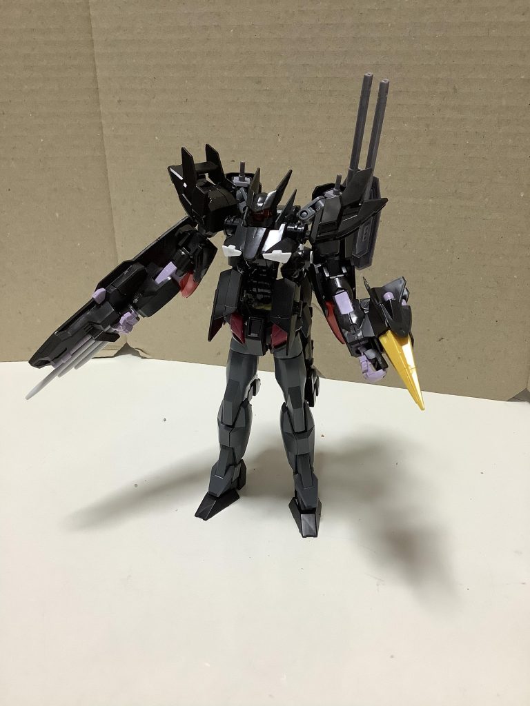 武装・2連装52ミリ超高初速防盾砲レイダーの盾　・76ミリ機関砲M2M3レイダーの腕(肩部分についてる)マシンガン・攻盾システム(トリケロス)ブリッツの右腕についてる盾・ピアサーロック(グレイプニール)ブリッツの左腕の有線式ロケットアンカーとこんな感じです。近接武器がトリケロスのビームサーベルくらいしかない………ミラージュコロイドが使えるかはご想像にお任せします。あと機体名称が決まってないので名前募集してます。自分圧倒的にネーミングセンスないので……