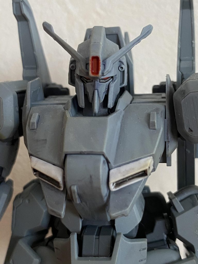 顔の赤の部分もガンダム マーカーで塗ってみました‼️