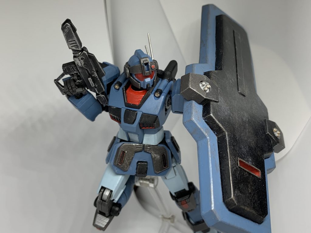 ビッグなシールドくん。保持力が不安になるというか実際もたない。関節に挟み込んだサランラップくんが活躍。