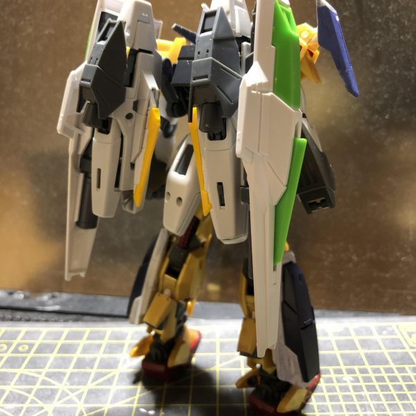 過去作ガンダムレイヴンの後継機。https://gumpla.jp/hg/164894自分の中のカッコイイを煮詰めた最高最強最愛のガンプラにしたいと思っています。他の作品に浮気しながらじっくり作る予定。